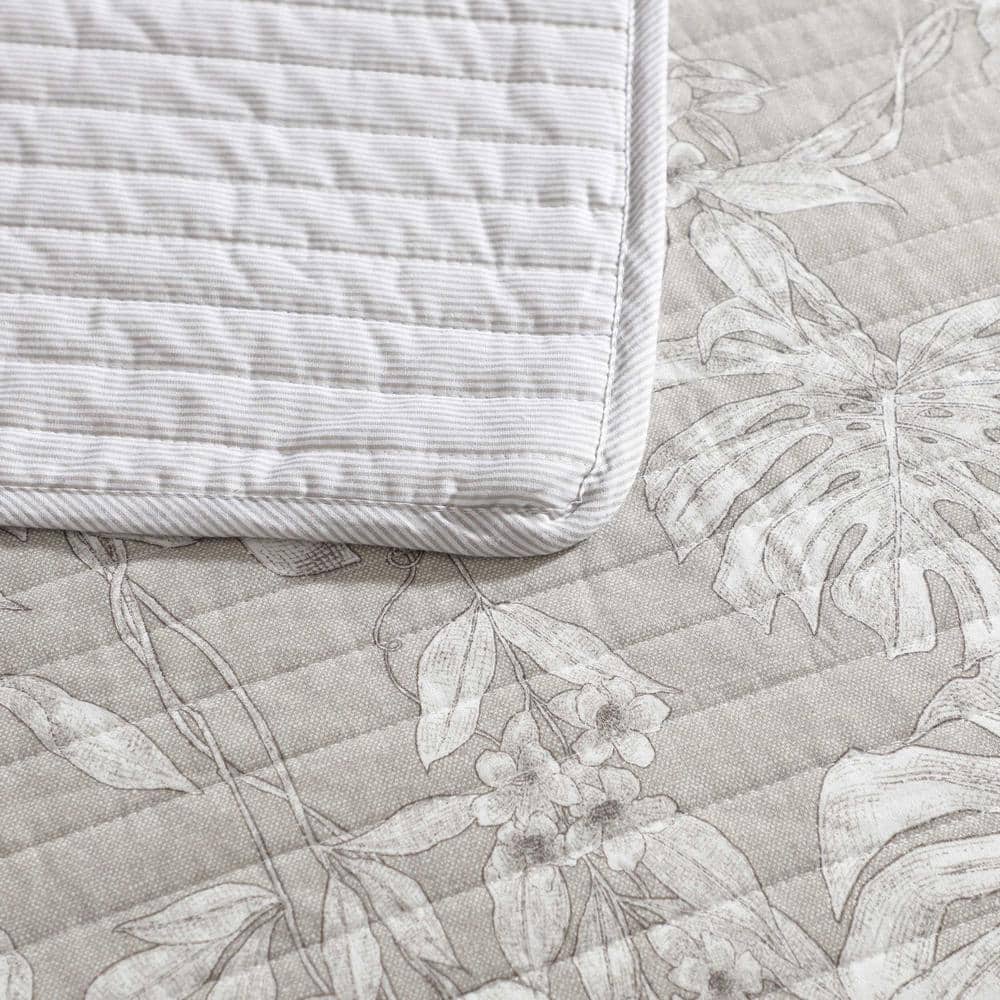Gray Twin Cotton Reversible Quilt Set with Plant Motif