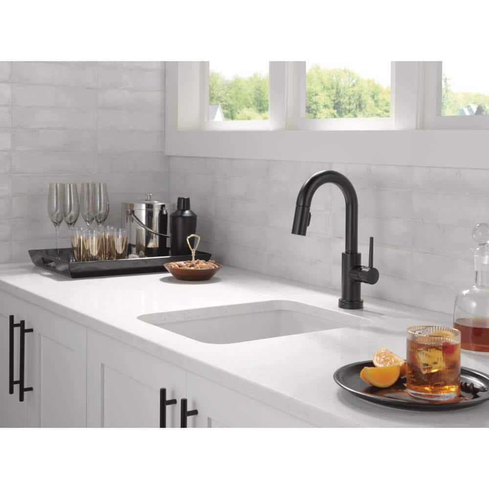 Sleek Stainless Steel 14" Modern Pull-Out Spray Kitchen Faucet