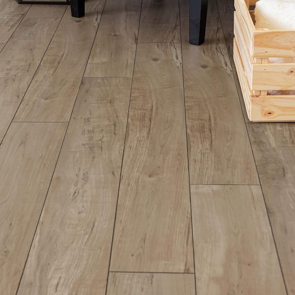 Krono Original Hampshire Spalted Maple 12 mm T x 8 in. W Waterproof Laminate Wood Flooring (15.9 sqft/case)
