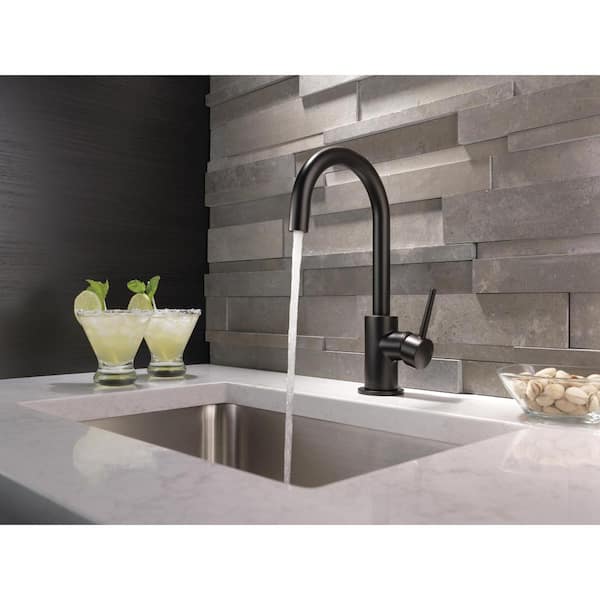 Contemporary Single-Handle Bar Faucet in Matte Black