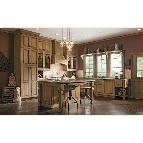 Dillon 14 5/8 x 14 5/8 in. Cabinet Door Sample in Distressed Husk