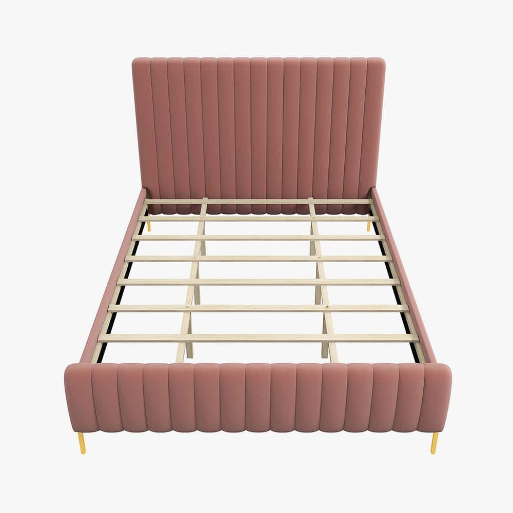 Designart Pink Luxury Handbags II Fashion Metal Round Wall Art - Bed Bath  & Beyond - 38055788