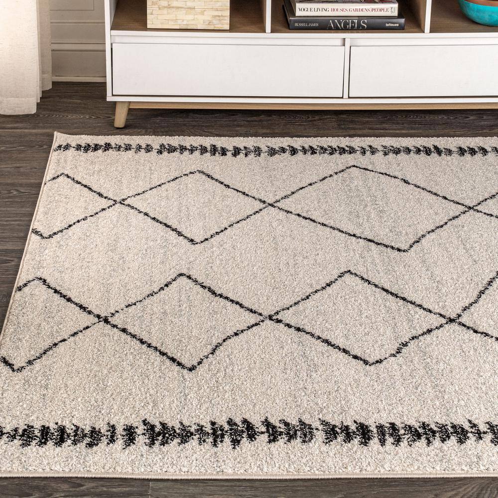 Black Geometric Braided Reversible Area Rug - Synthetic Easy Care