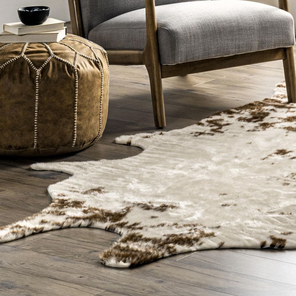 EcoChic Brown Faux Cowhide 5' x 7' Washable Area Rug