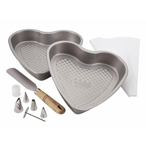 Cake Boss Santa and Heart Bakeware Set