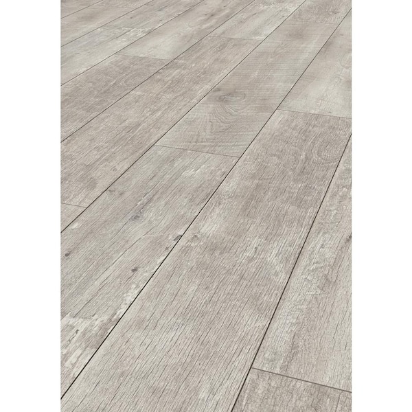 Krono Original Grizzly Weathered Oak 12 mm T x 8 in. W Waterproof Laminate Wood Flooring (15.9 sqft/case)