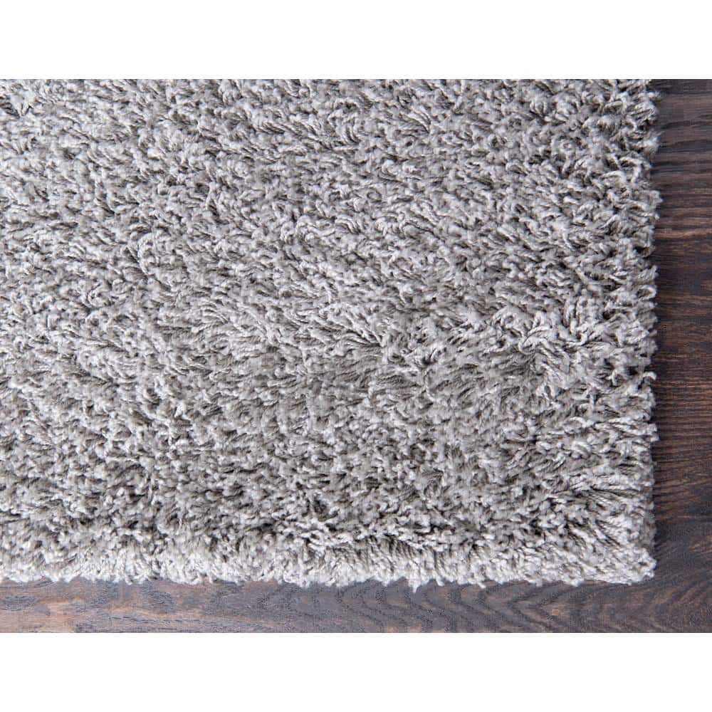 Cloud Gray Solid Shag 4' x 6' Easy Care Area Rug