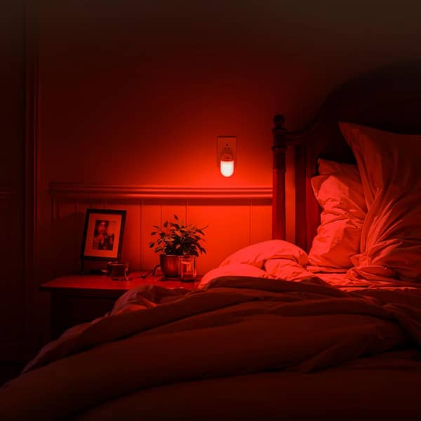 YANSUN LED Red Motion Sensor Night Light Plug-In, 30/60LM Red