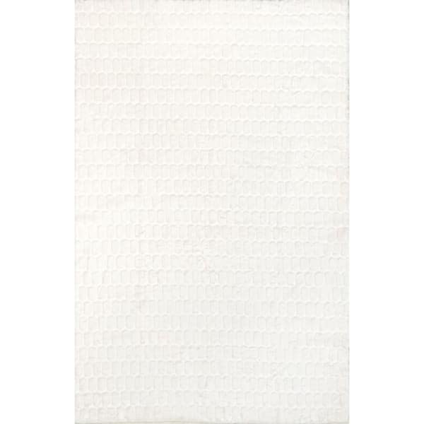 nuLOOM Nia Tile Faux Rabbit Machine Washable White 4 ft. x 6 ft. Area Rug