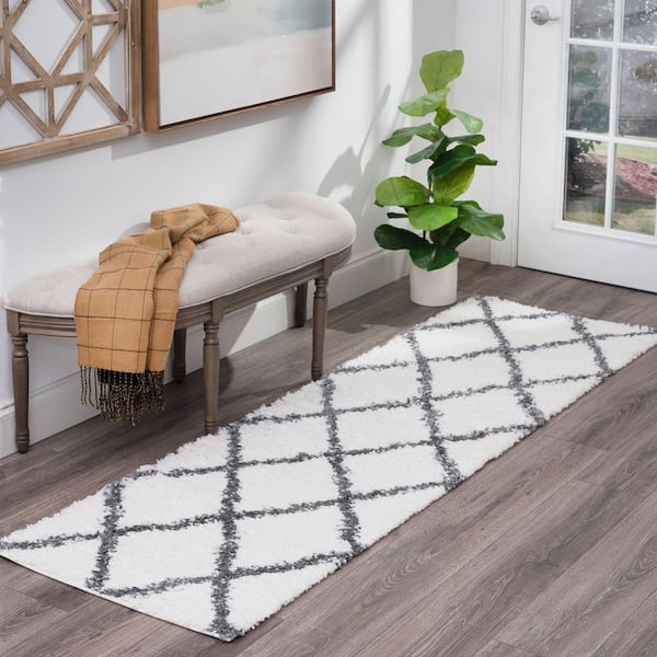 williamsburg diamond vinyl rug - several sizes available!