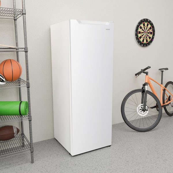 Avanti Garage Ready 7 cu. ft. Upright Vertical Manual Defrost