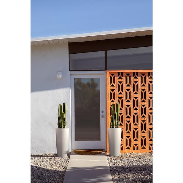 Selena White Plastic Round Planter with Drainage Holes (13.5 in. L x 13.5 in. W x 28 in. H) (2-Pack)