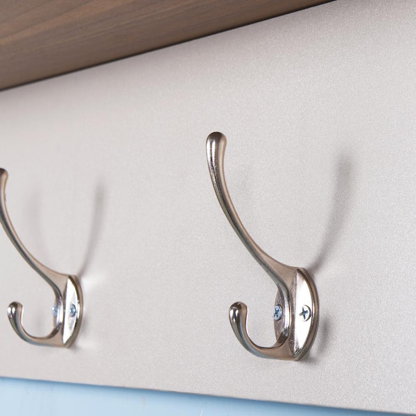 https://images.thdstatic.com/productImages/21285362-7a3e-42ce-900c-587132e45969/svn/wood-colour-funkol-shower-curtain-hooks-lzw-43200-77_600.jpg