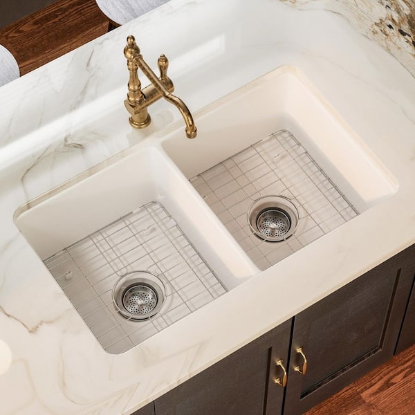 32 in. Drop-In/ Undermount Kitchen Sink, 50/50 Double Bowl Kitchen Sink White Fireclay, with Strainer Drain and Grid
