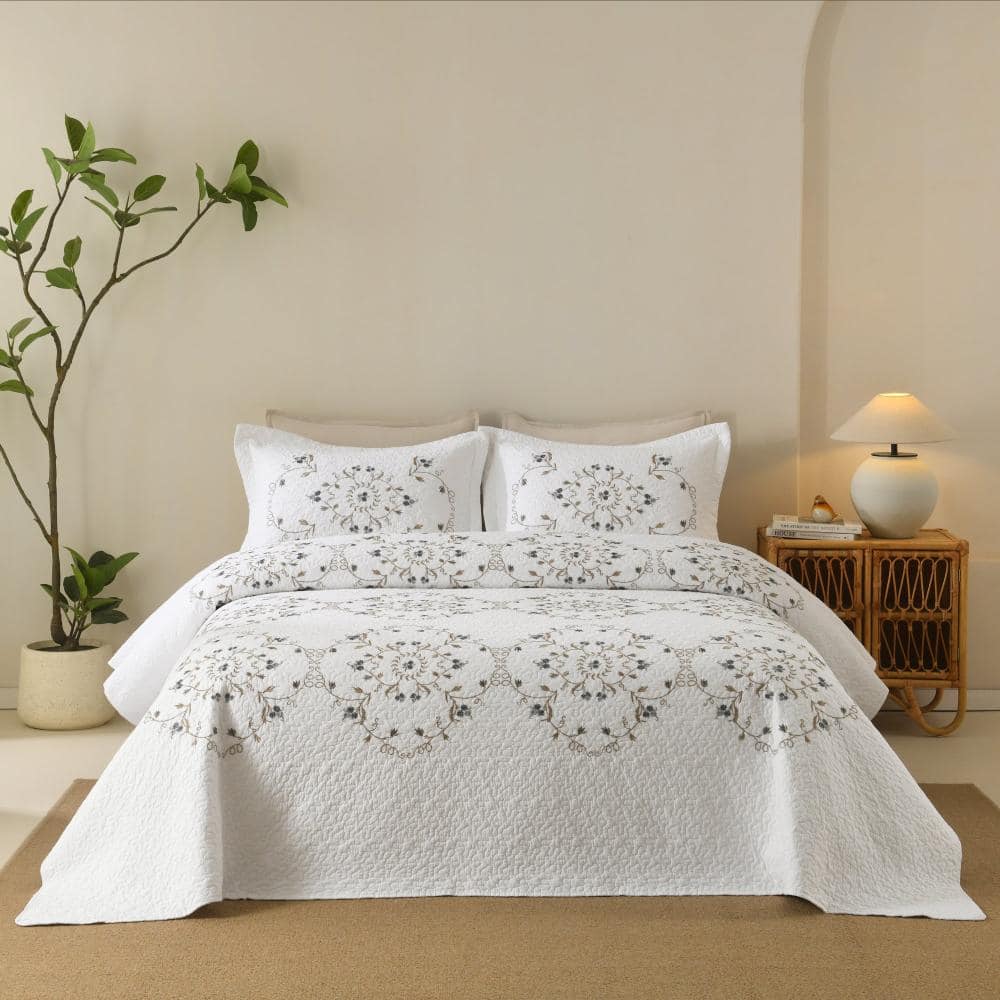 ME523 Elegant Floral Embroidery King Size Cotton Quilt Bedspread Set price history on PriceWatchPro