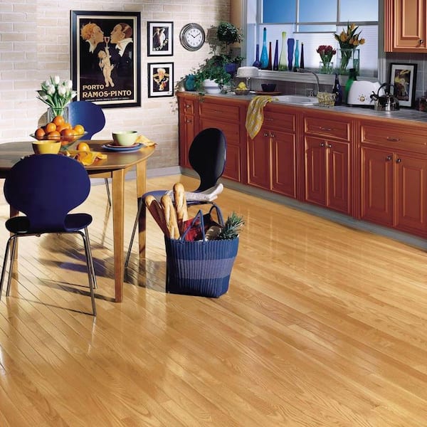Bruce American Originals Natural Red Oak 3/4in. T x 2-1/4 in. W x Varying L Solid  Hardwood Flooring (20 sq.ft./case) SHD2210