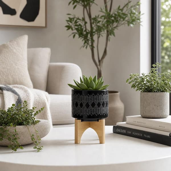 Liv & Skye 5 in. W x 6 in. Black/Gray Ceramic Aztec Decorative Pot