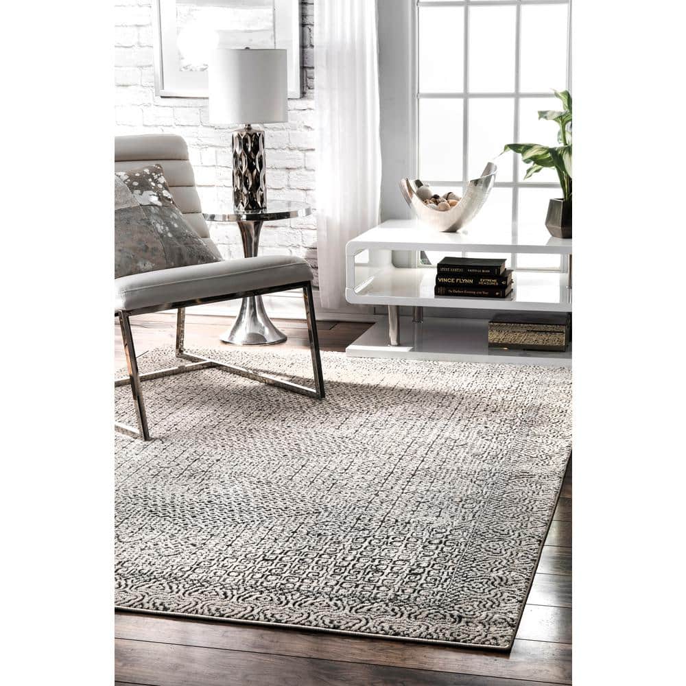 Gray Geometric Pattern Synthetic Area Rug, 4' x 6'