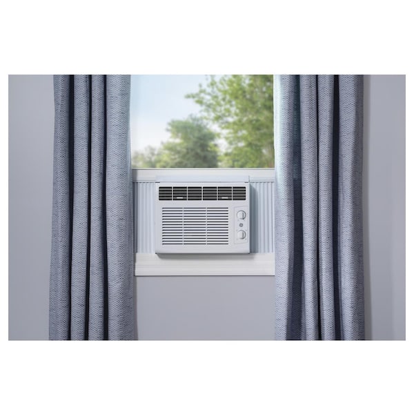 GE - 5,000 BTU 115V Window Air Conditioner Cools 150 Sq. Ft. in White