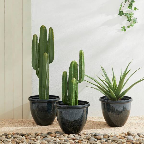 Glitzhome Oversized Faux Ceramic Goblet Plastic Planter 2-Pack - 20584705