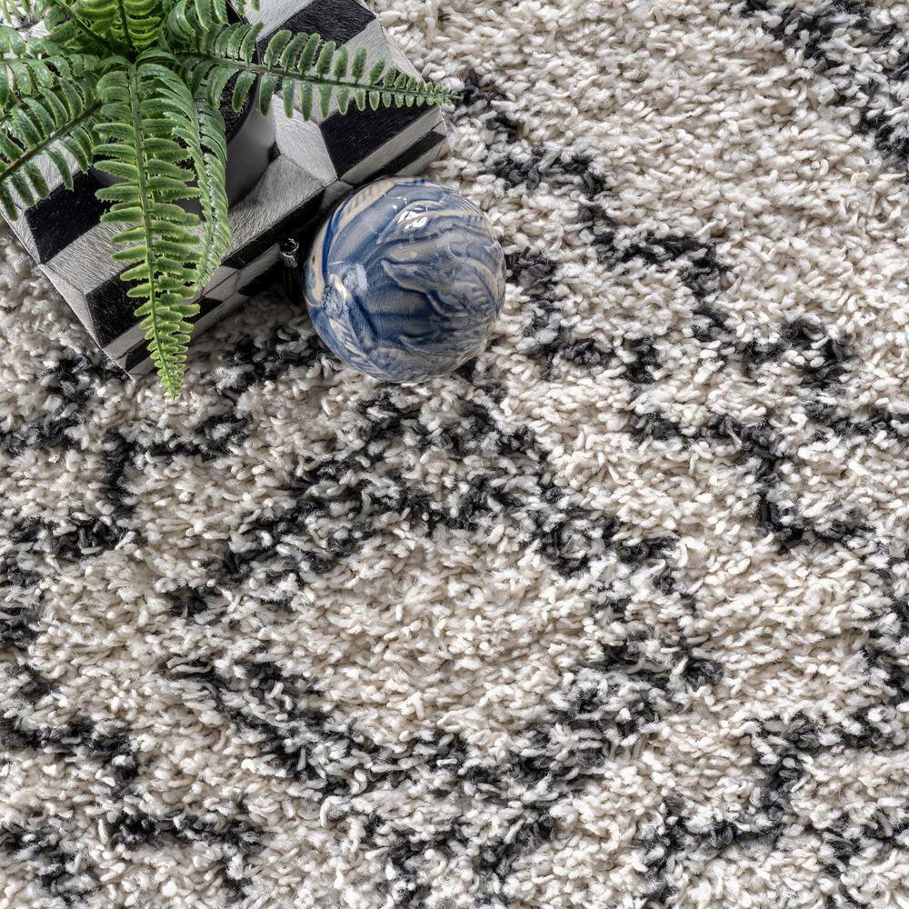 Off-White Round Moroccan Shag Area Rug with Tassels