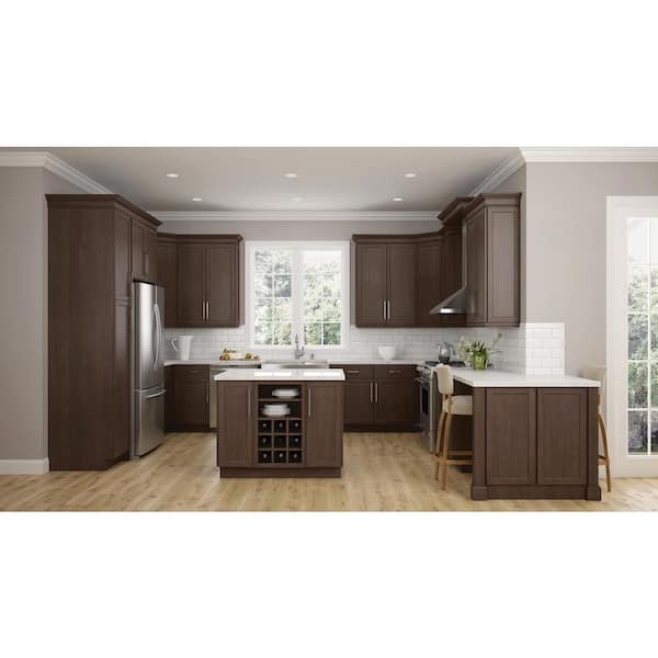 https://images.thdstatic.com/productImages/21bbf482-b6f8-4879-80d3-132421a6b850/svn/brindle-hampton-bay-assembled-kitchen-cabinets-kdb24-bdl-76_600.jpg