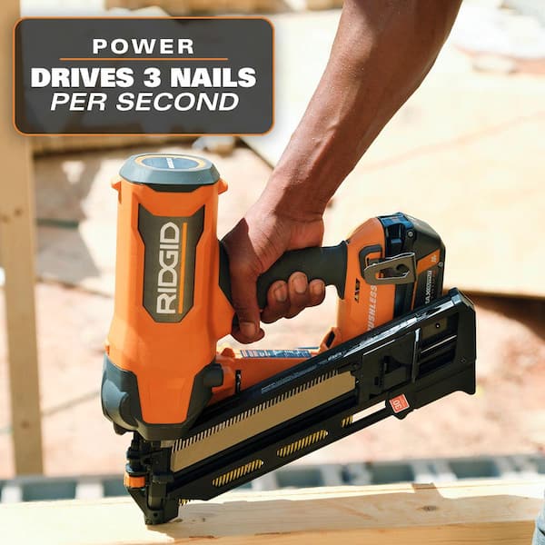 RIDGID 18V Brushless Cordless 7-1/4 in. Circular Saw (Tool Only) R8657B -  The Home Depot