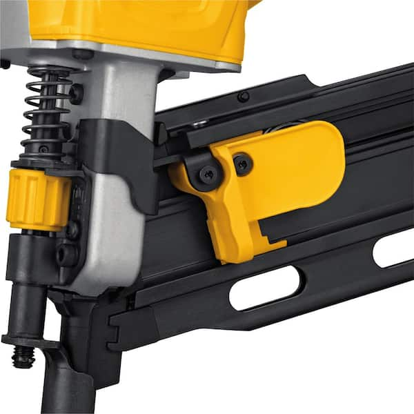 DEWALT 20V MAX XR Lithium Ion 21 Degree Cordless Framing Nailer