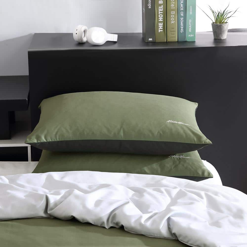 Twin Navy Microfiber Reversible Bedding Set with Shams