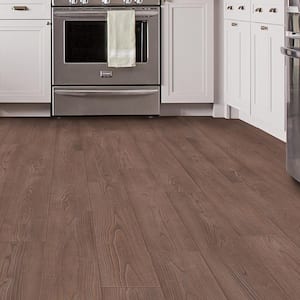 Cherry Lane Oak 14 mm T x 7.6 in. W Waterproof Laminate Wood Flooring (13.3 sqft/case)