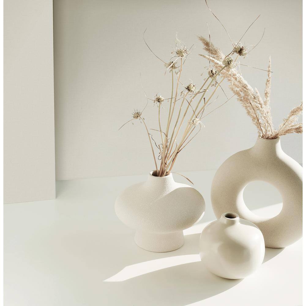 Ivory Matte Non-Pasted Vinyl Wallpaper Roll