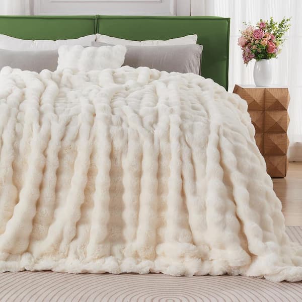GHOUSE ILTB Beige Faux Rabbit Fur 60 in. x 80 in. Furry Soft Throw Blanket