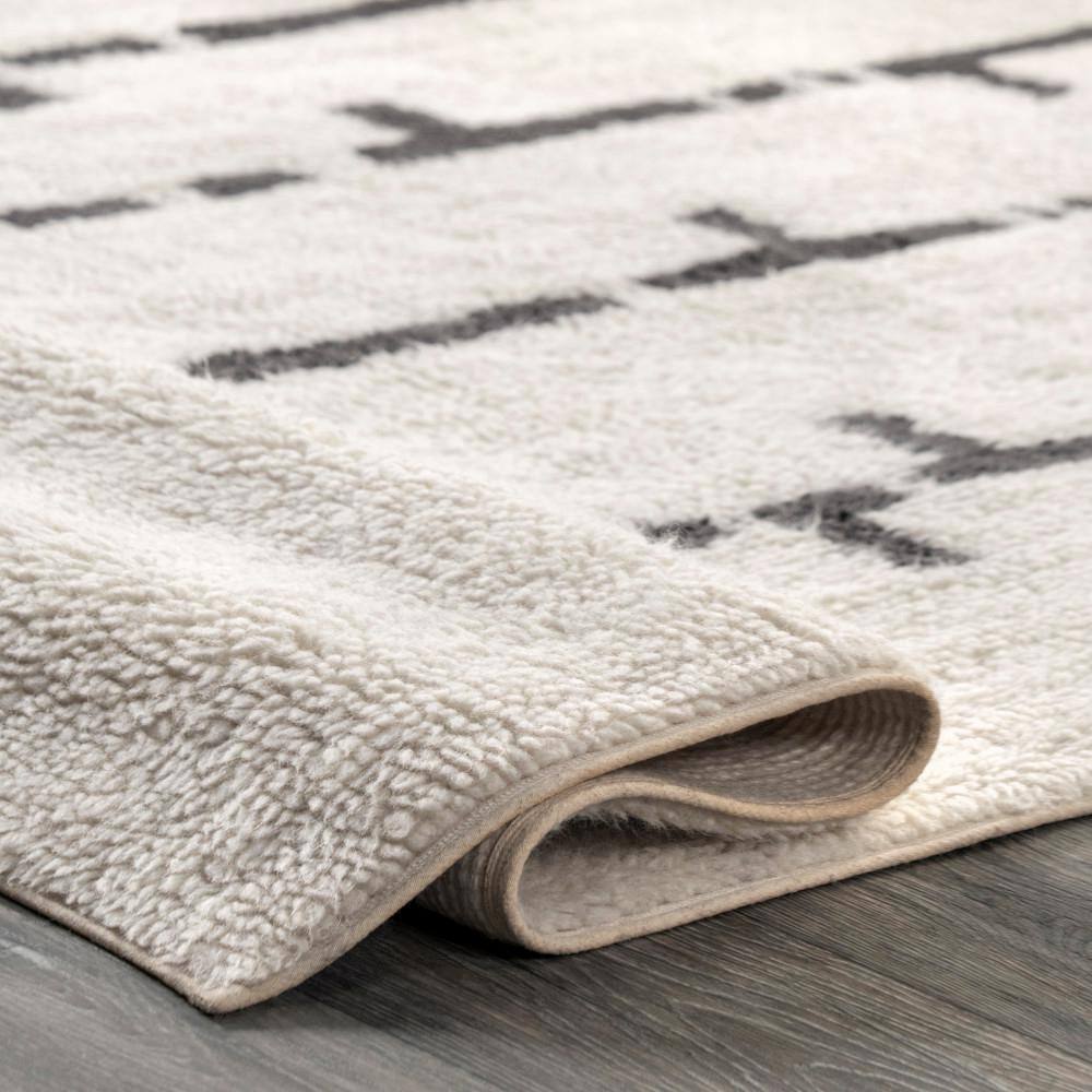 Ivory Stripe Handmade Wool 6' x 9' Easy-Care Area Rug