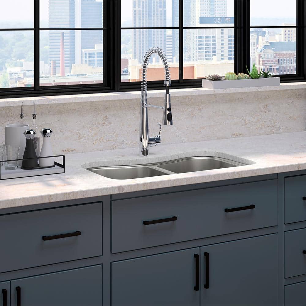 Polished Chrome Semi-Professional Kitchen Faucet with Pull-Out Spray