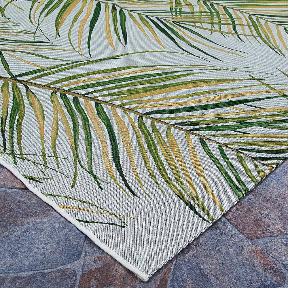 Black Floral Synthetic 4' x 6' Easy Care Stain-resistant Rug