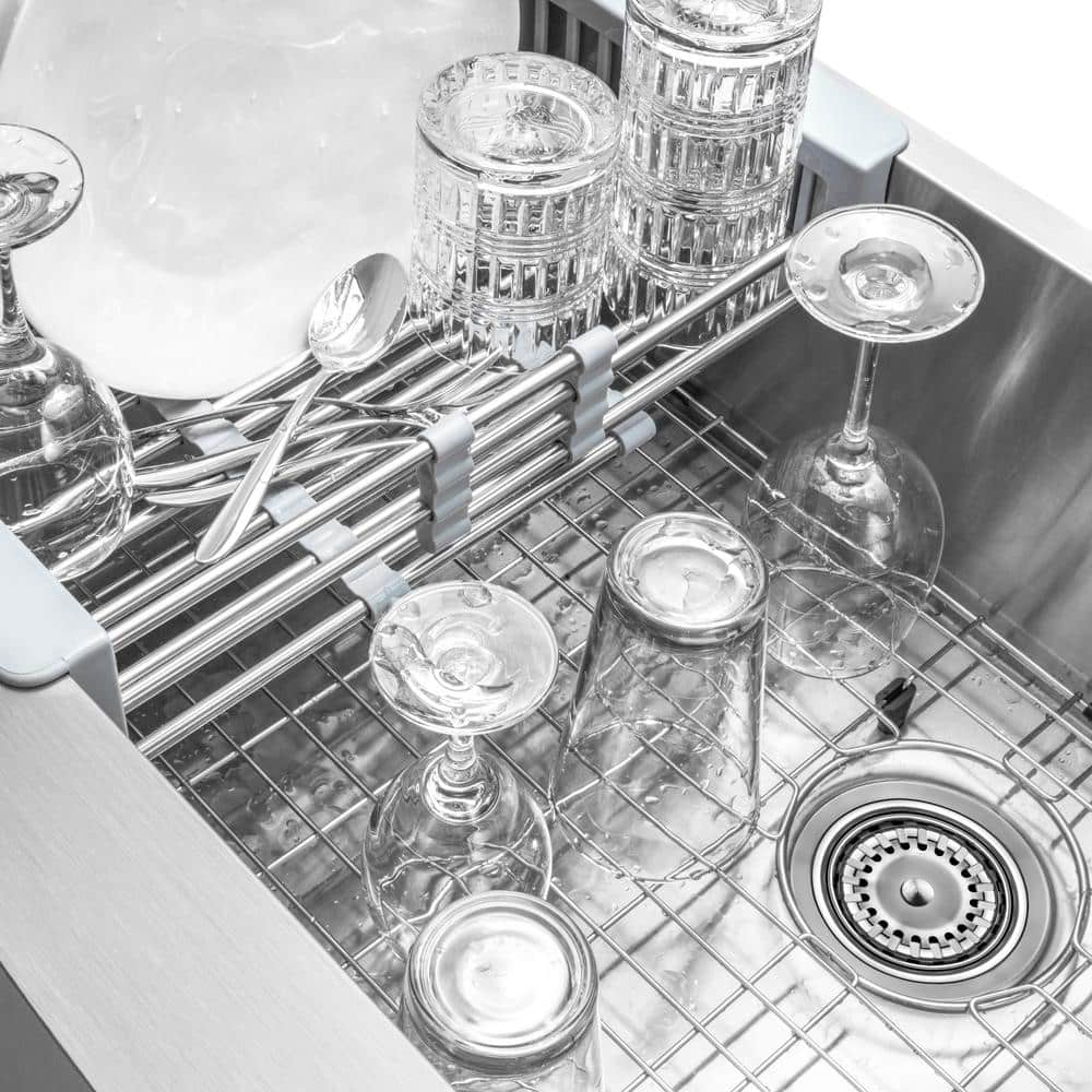 33-Inch Brushed Stainless Steel Farmhouse Kitchen Sink with Pull Down Faucet