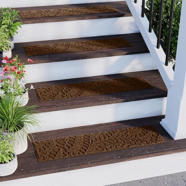 Waterhog Boxwood 8.5 in. x 30 in. PET Polyester Indoor Outdoor Stair Tread Cover (Set of 4) Dark Brown