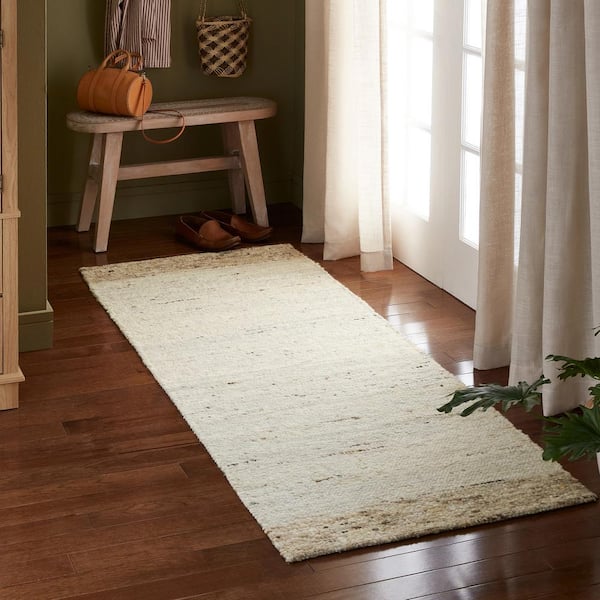 Montana Border Beige 2.5 ft. x 7 ft. Handcrafted 100% Wool Runner Rug