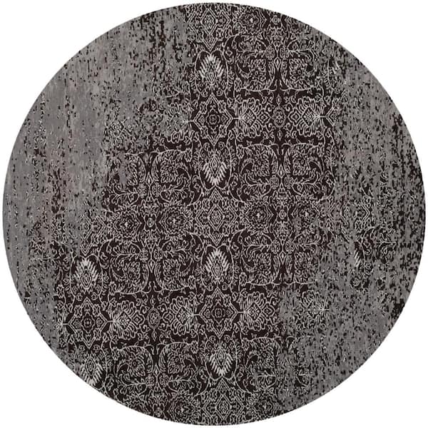 SAFAVIEH Classic Vintage Silver/Brown 6 ft. x 6 ft. Round Floral Area Rug