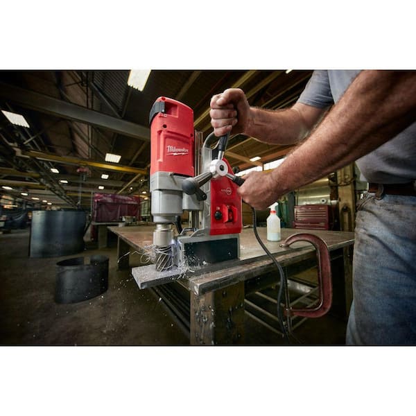 Milwaukee 13 Amp 1-5/8 in. Electromagnetic Drill Kit 4272-21 - The