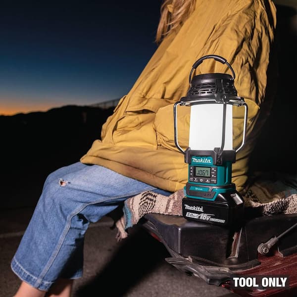 Makita 18V LXT Lithium-Ion Cordless Bluetooth Radio and L. E. D.