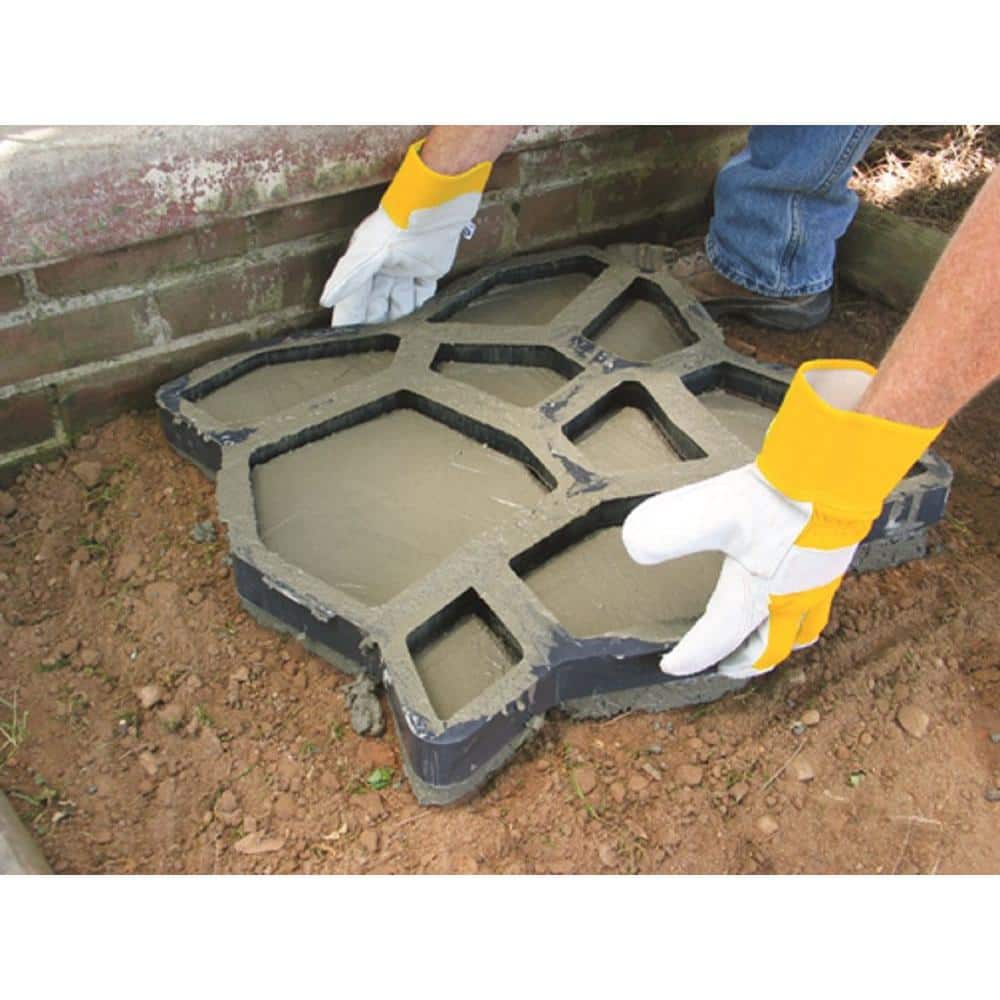 Quikrete 24 Inch Black Plastic Country Stone Walk Maker