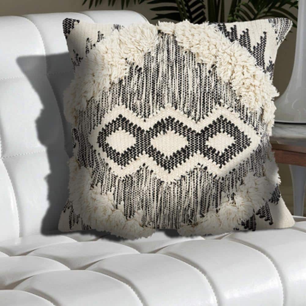 Ranch Style Ivory and Black Geometric Hypoallergenic Polyester 20 in. x 20 
