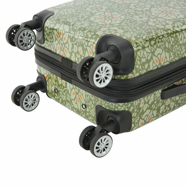 Travelers Club 20 Spinner Rolling Carry-on Luggage, Green