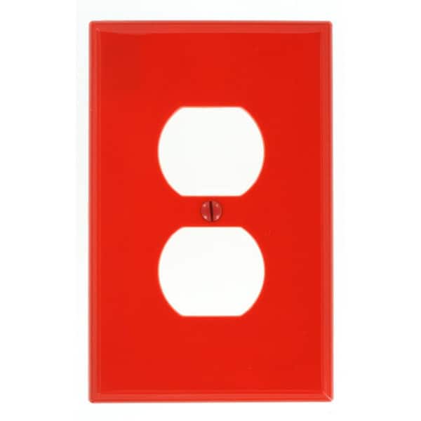 Leviton 1-Gang 1 Duplex Receptacle, Midway Size Nylon Wall Plate - Red