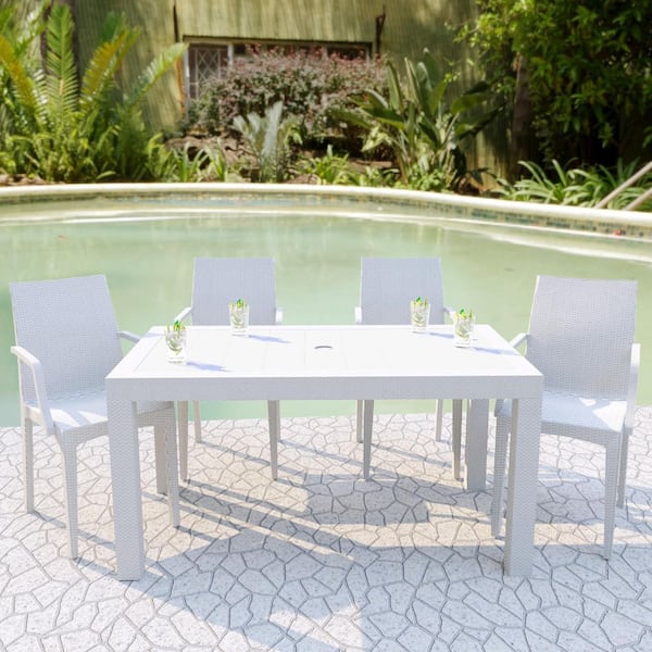 Leisuremod White Mace Modern Stackable Plastic Weave Design Indoor Outdoor Dining Chair with Arms (Set of 4)