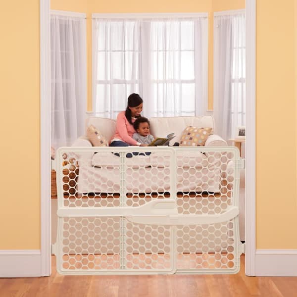 Safety 1st wooden baby clearance gate