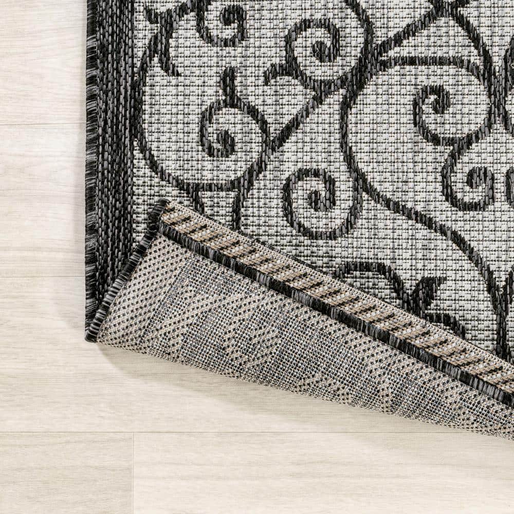 Boho-Chic Spanish Filigree Light Gray & Black 9'x12' Outdoor Rug