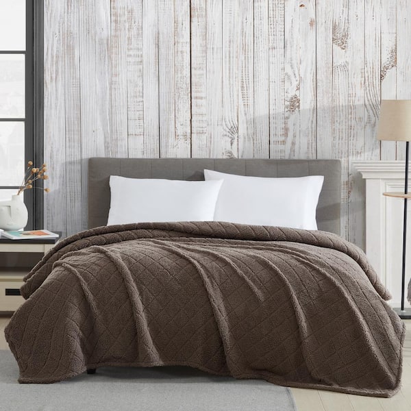 Coleman Charcoal Brown Full/Queen Reversible Sherpa & Faux Fur Polyester Throw  Blanket CMBL107-CHA-Q - The Home Depot