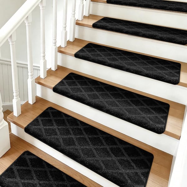 Bullnose Black Diamond Trellis 9.5 in. x 30 in. x 1.2 in. Polypropylene Carpet Stair Tread Cover Mat Set of 16